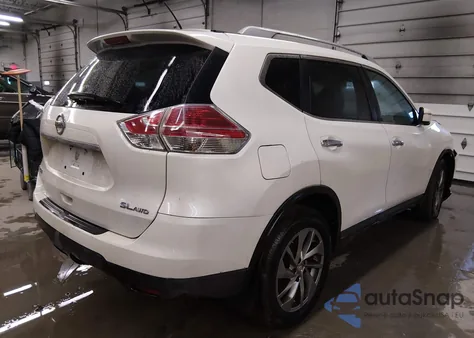 2015 Nissan Rogue Sl z USA, uszkodzony, nr VIN 5N1AT2MV2FC873636